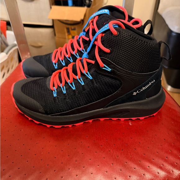 Columbia Shoes - Columbia Women's Trailstorm Mid Waterproof Hiking Shoe